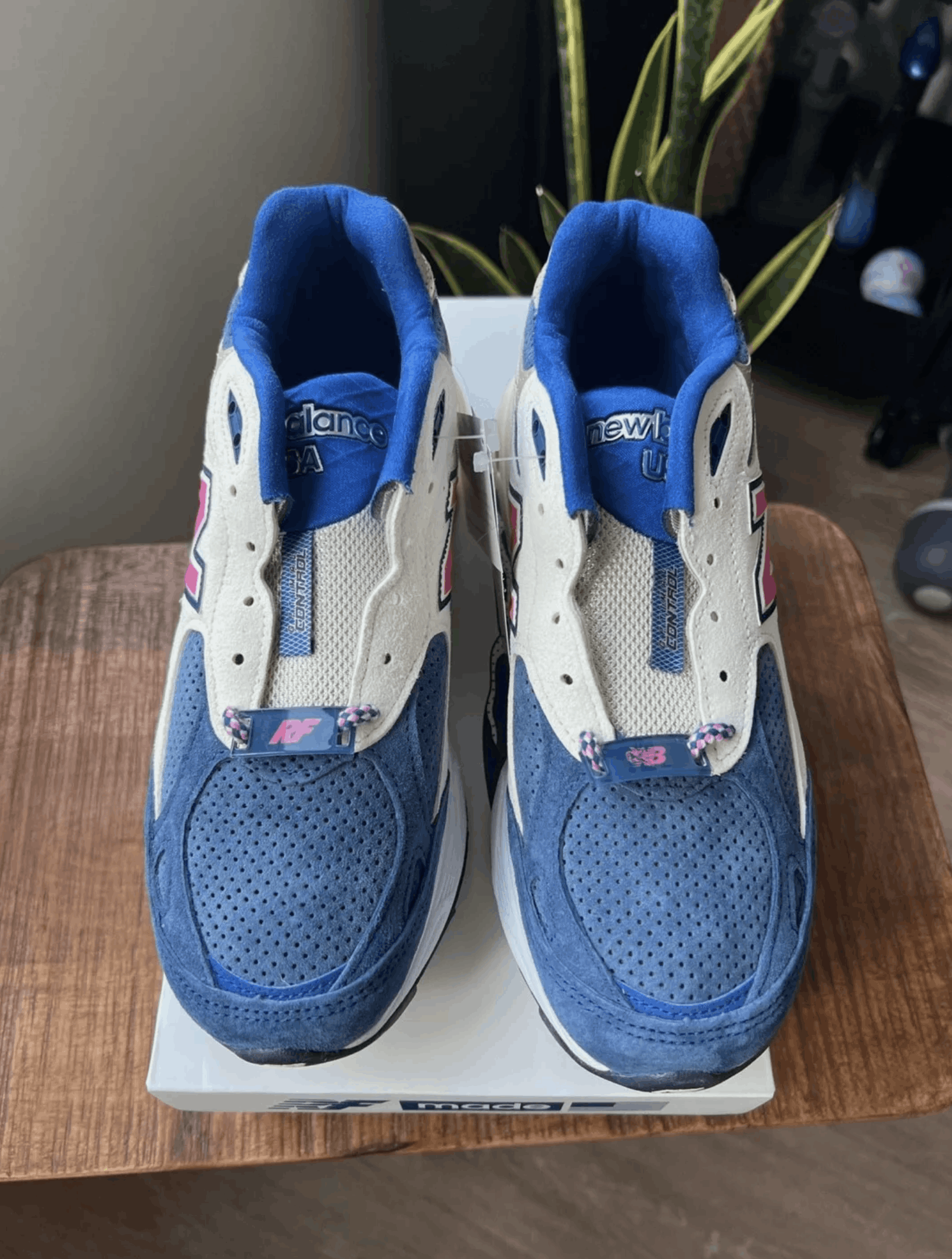 Kith × New Balance Kith x New Balance 990v3 Daytona M990KH3 M6 / W7.5 Size US 7.5 / IT 37.5 - 4 Thumbnail