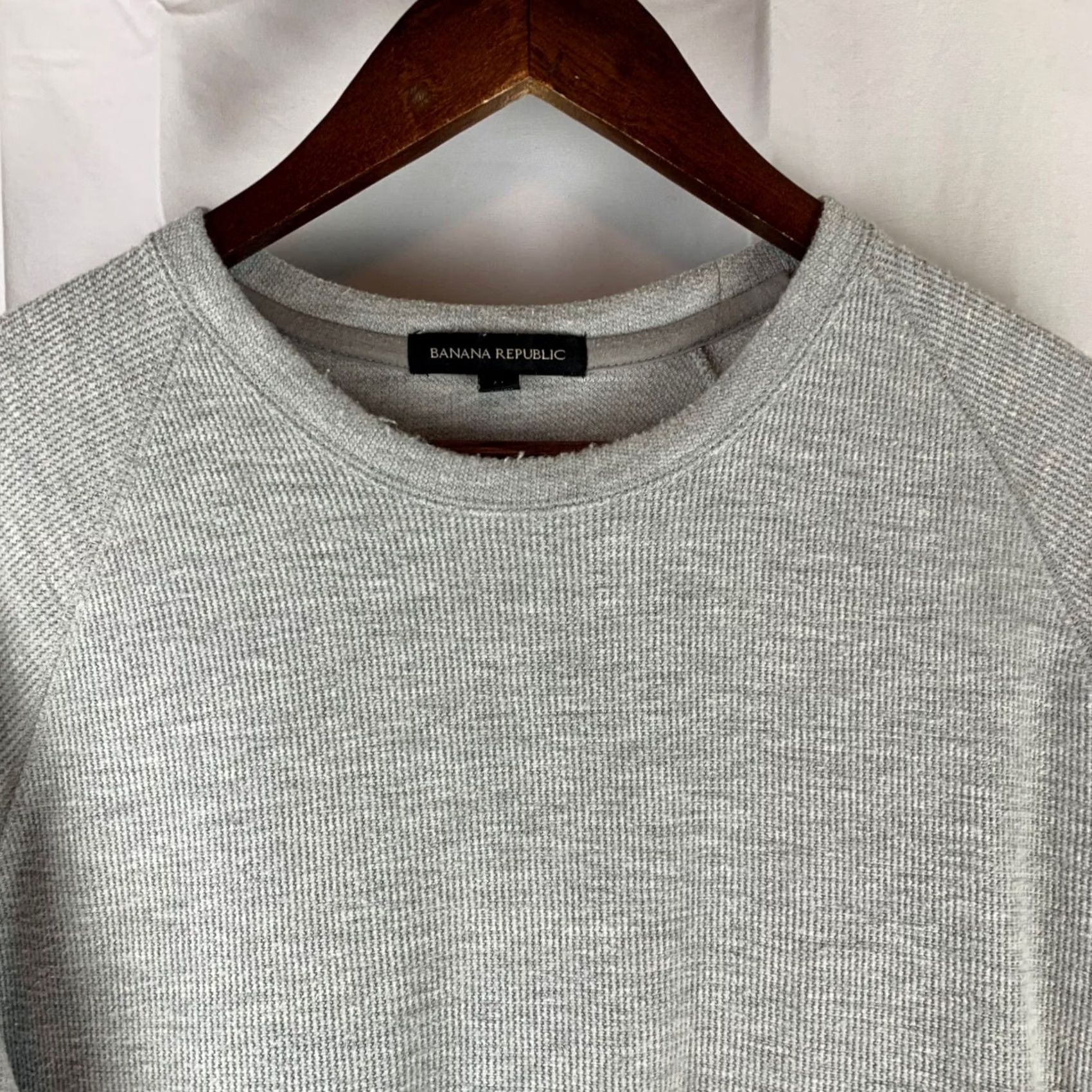 Banana Republic Banana Republic Sweatshirt Mens Medium Gray Long Sleeve Thermal Texture Knit Crew Neck Raglan Logo Hem US Size US M / EU 48-50 / 2 - 2 Thumbnail