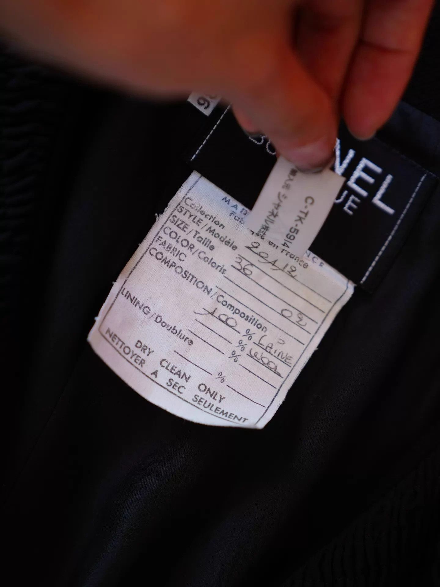 Chanel Chanel Vtg Black & Gold Wool-Silk Ruffled Lapel Blazer FR36 Size XS / US 0-2 / IT 36-38 - 5 Thumbnail
