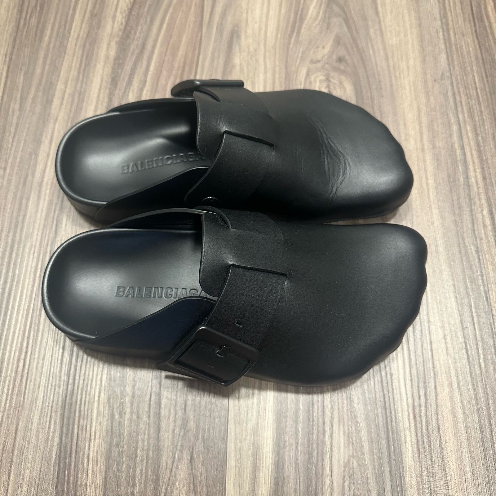 Balenciaga NEW Balenciaga UNISEX Black Leather Sunday Mules | FR/EU 37 Size US 7 / IT 37 - 2 Thumbnail
