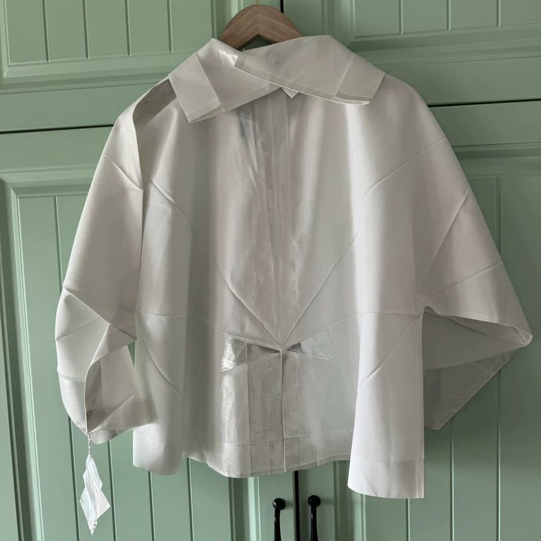 Issey Miyake Issey Miyake size:3 white blouse Size M / US 6-8 / IT 42-44 - 2 Thumbnail