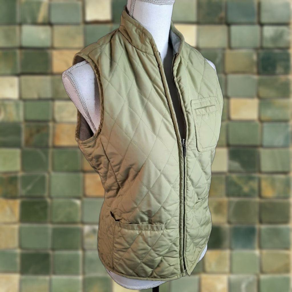 Eddie Bauer VINTAGE? No. Eddie Bauer Vest Women's XS Quilted Full-Zip Fleece Lined Mock Neck Green Jacket Size XS / US 0-2 / IT 36-38 - 1 Thumbnail