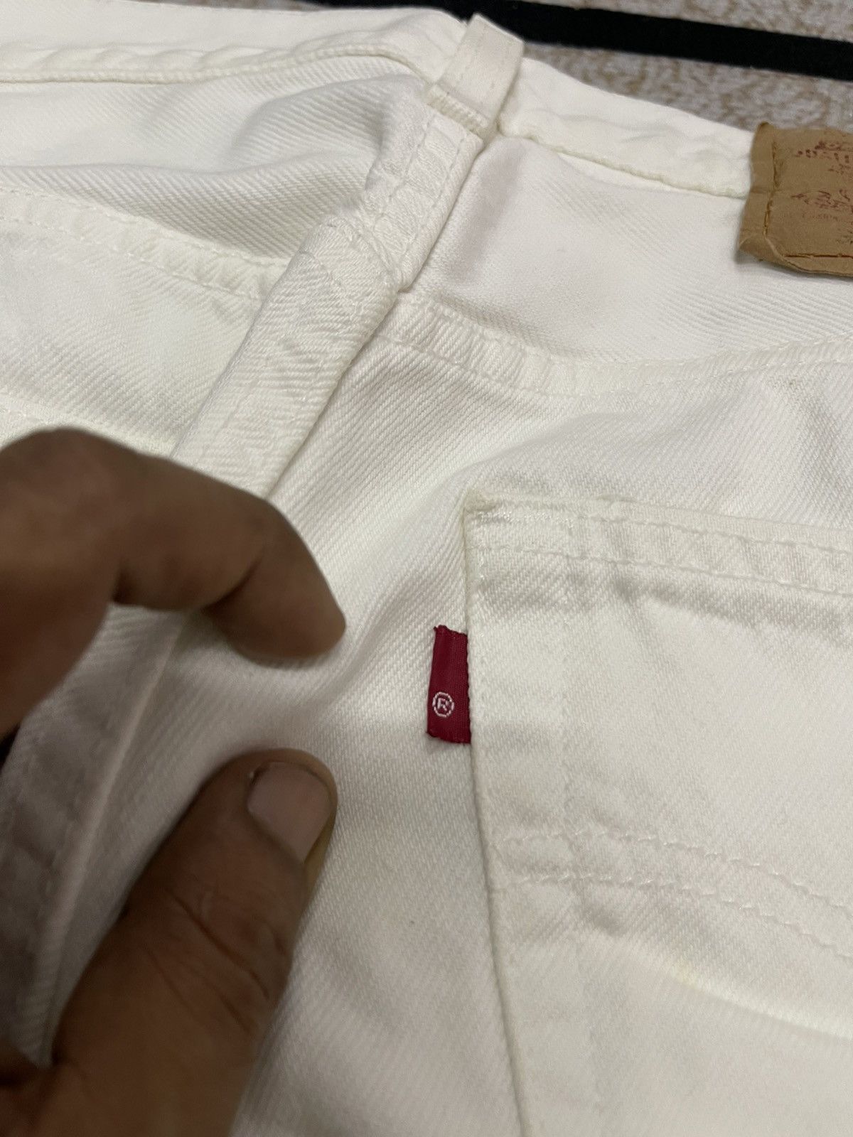 Levi's 90s LEVIS 302 WHITE DENIM JEANS RARE Size US 29 - 17 Thumbnail