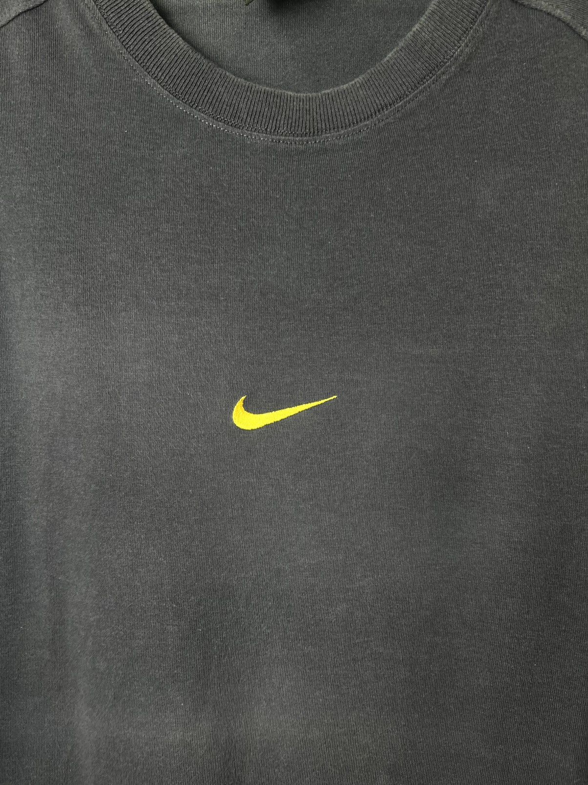 Nike Vintage Nike Center Logo Zurich Football Club T Shirt Size US XL / EU 56 / 4 - 2 Thumbnail