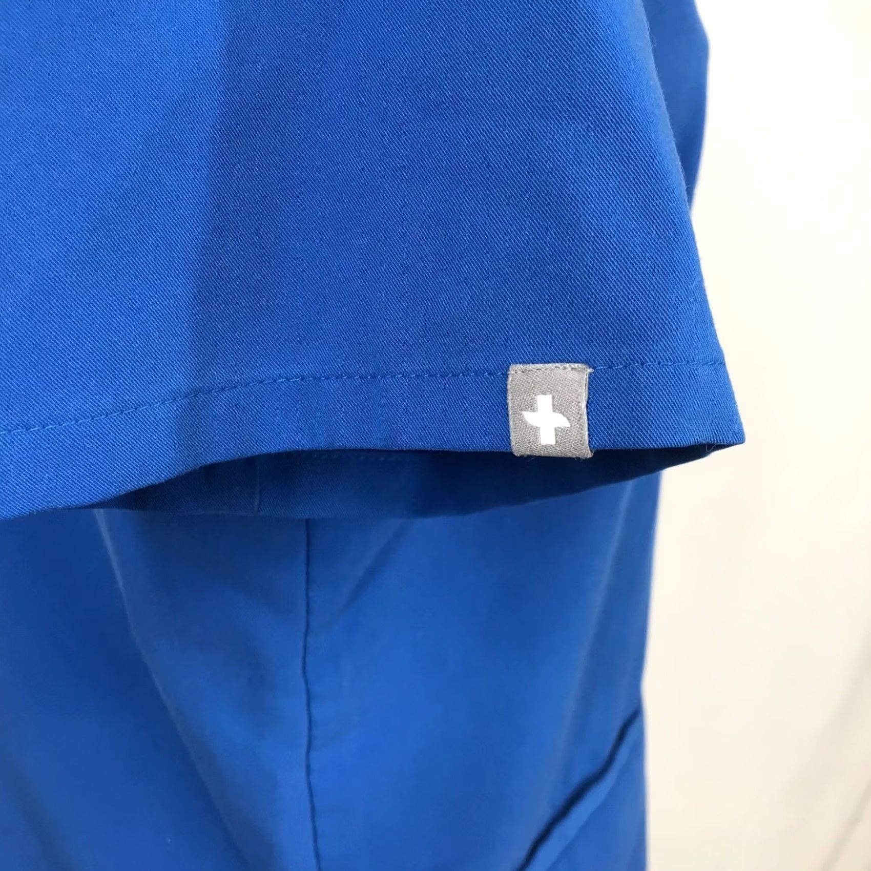 Vintage FIGS WOMEN'S MEDIUM BLUE SHORT SLEEVE V NECK TECHNICAL COLLECTION UNIFORM TOP Size M / US 6-8 / IT 42-44 - 6 Thumbnail