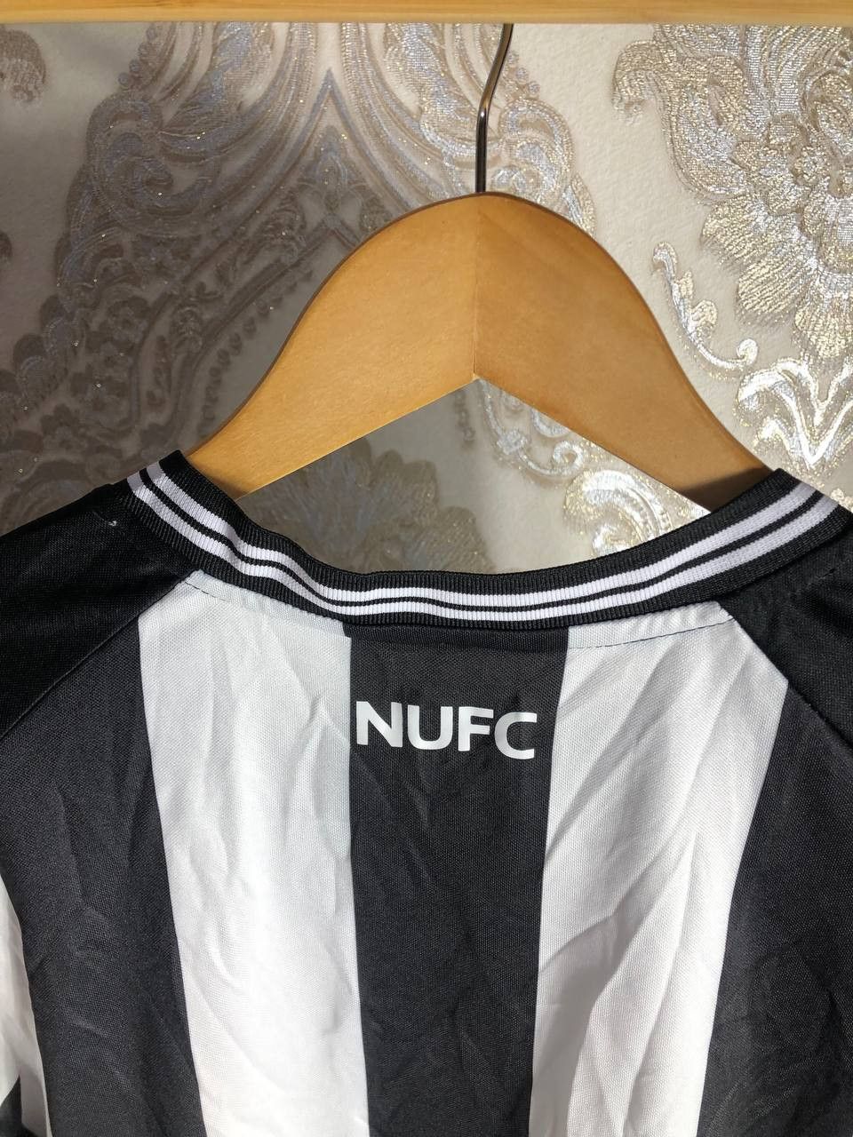 Vintage Vintage Fc New Castle United England Soccer Jersey Retro Y2K Size US S / EU 44-46 / 1 - 9 Thumbnail