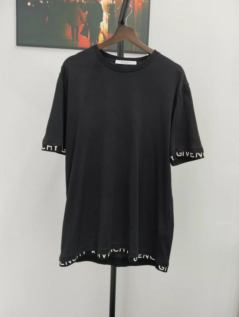 Givenchy Givenchy Hem with letter short-sleeve size XL Size US XL / EU 56 / 4 - 1 Thumbnail