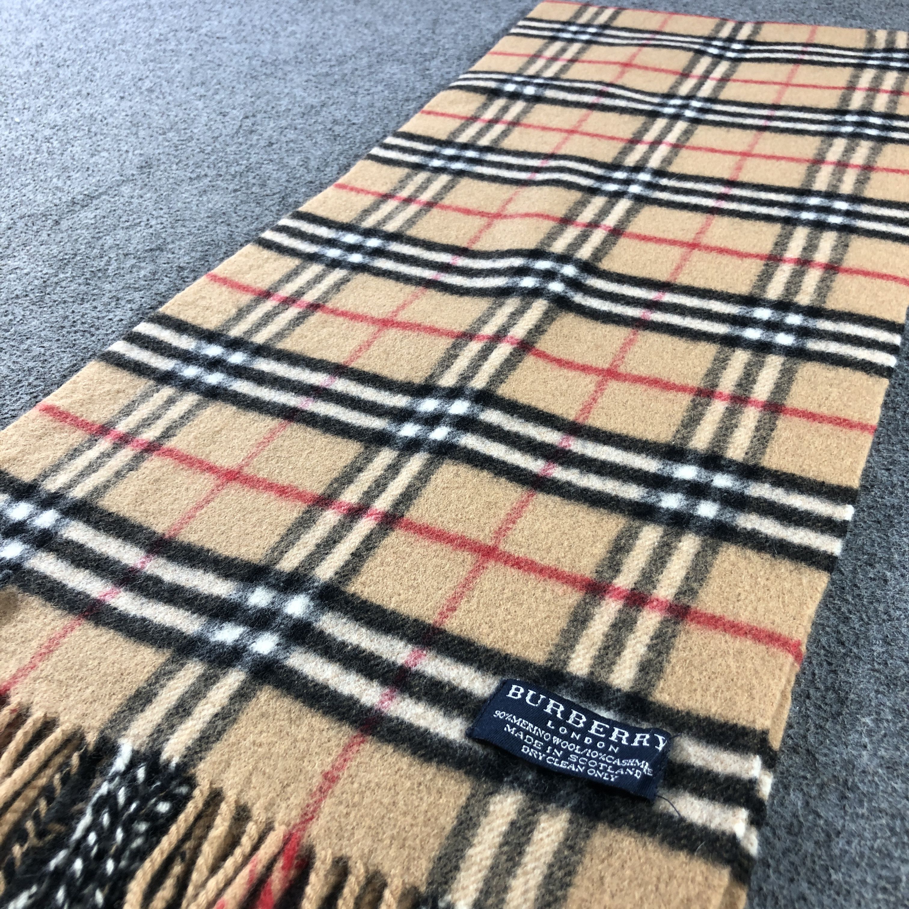 Burberry Burberry Tan Nova Check Merino/Cashmere Scarf Muffler V2915 Size ONE SIZE - 3 Thumbnail