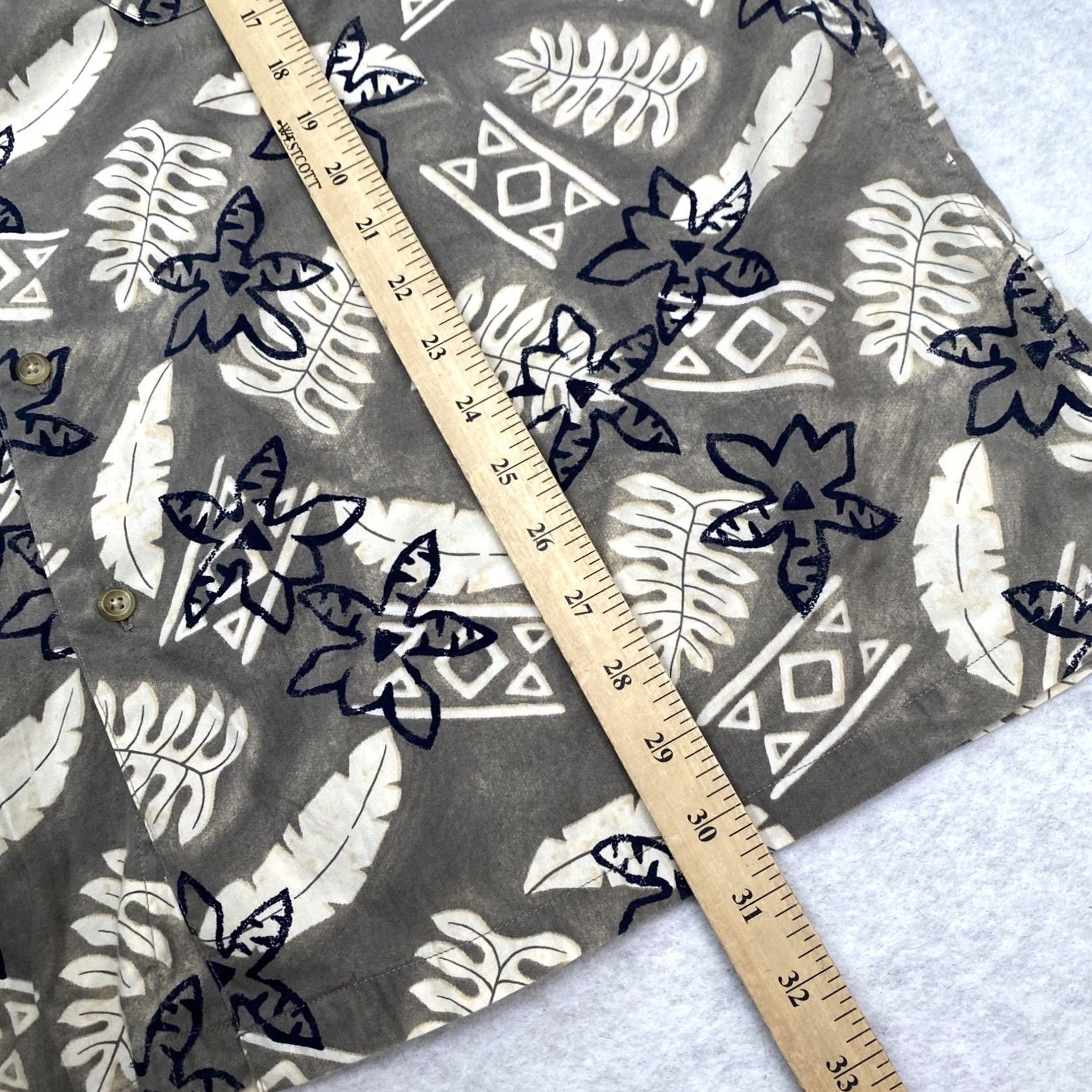 Pendleton Pendleton Mens Large Hawaiian Floral Turtle Grey Short Sleeve Button-Up Shirt Size US 33 - 7 Thumbnail