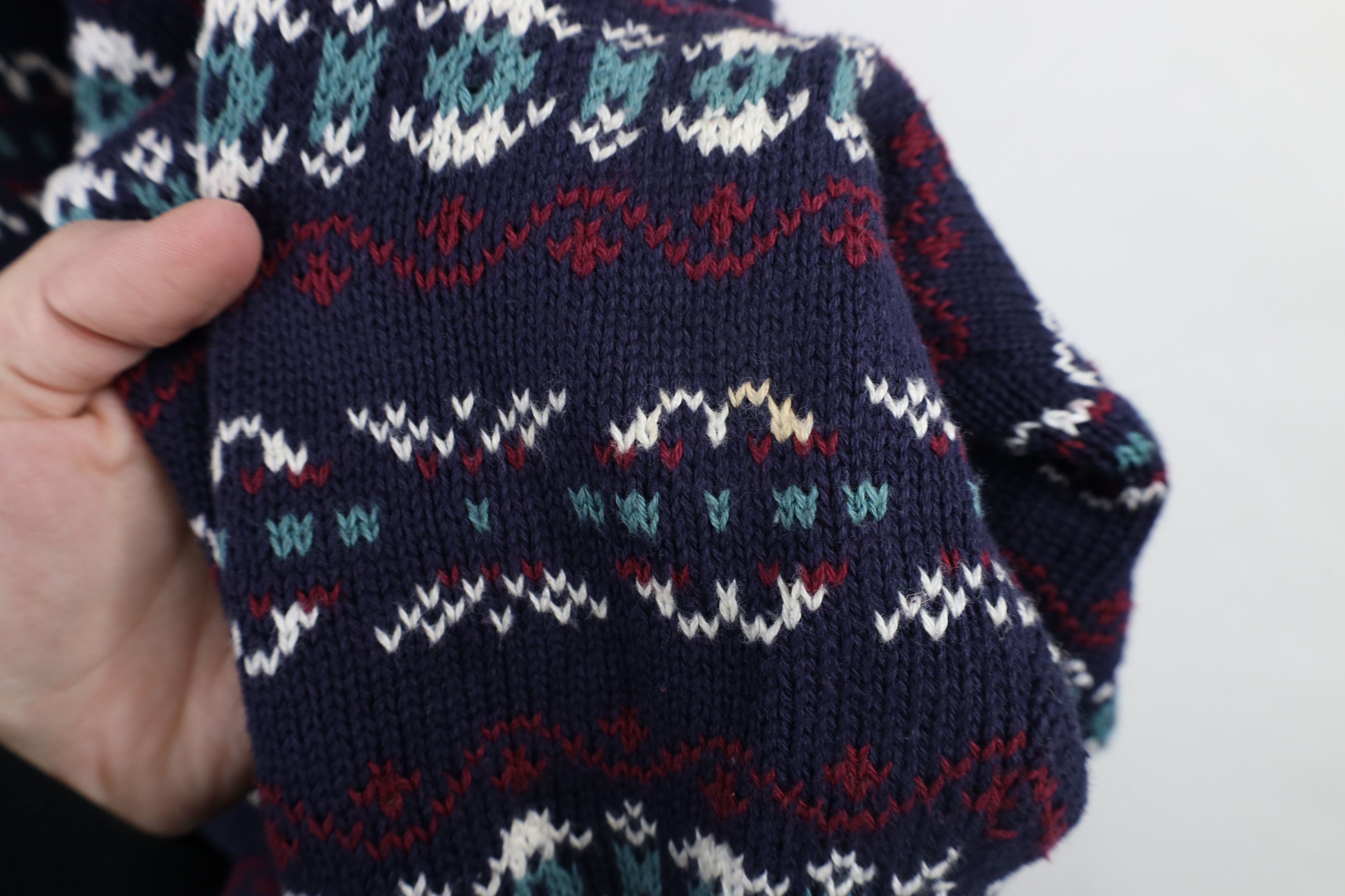 Vintage Vintage 90s Streetwear Cotton Fair Isle V-Neck Sweater USA Size US XXL / EU 58 / 5 - 6 Thumbnail