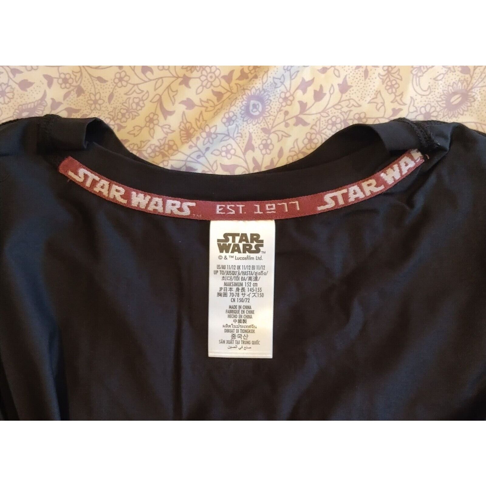 Disney NWT !! Disney Star Wars Black Pocket T-shirt Kids Size 11/12 Size US XXS / EU 40 - 6 Thumbnail