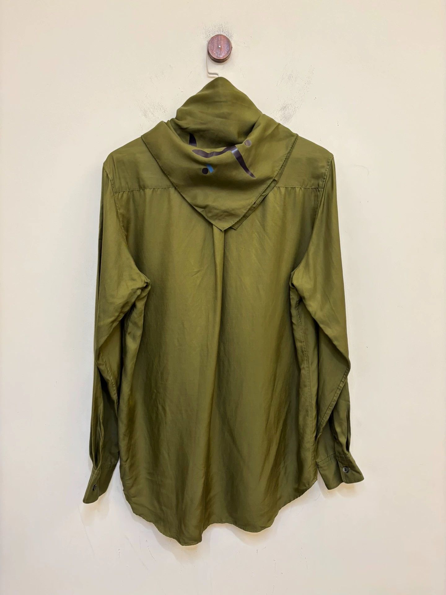 TOGA VIRILIS Toga Virilis Detachable Scarf Shirt 95% New Size 48 Size US M / EU 48-50 / 2 - 6 Thumbnail