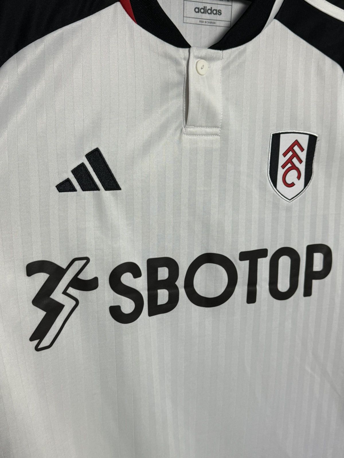 Adidas Fulham 23/24 Home Football Jersey Size US M / EU 48-50 / 2 - 3 Thumbnail