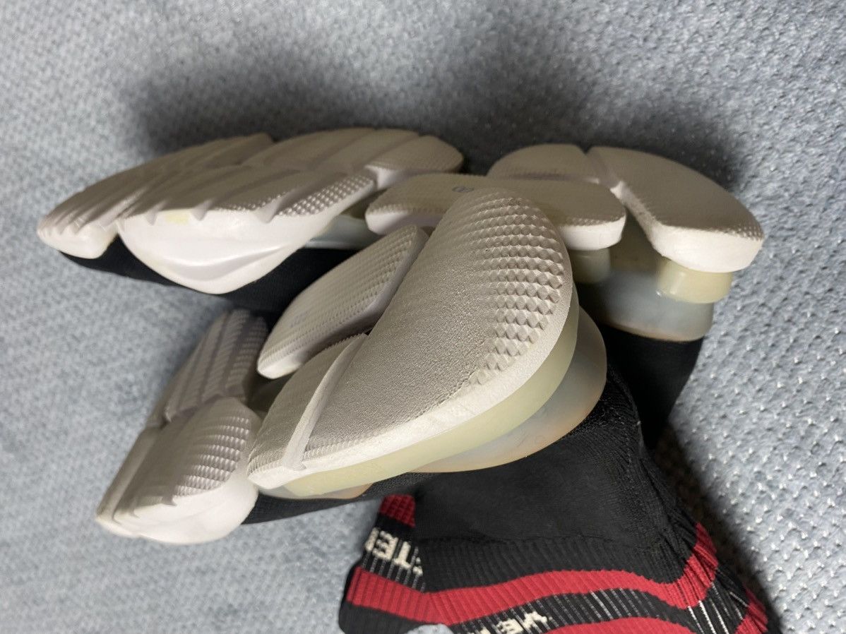Reebok × Vetements Vetements x Reebok SS18 Sock Runner hi-top sneaker Size US 10 / EU 43 - 5 Thumbnail