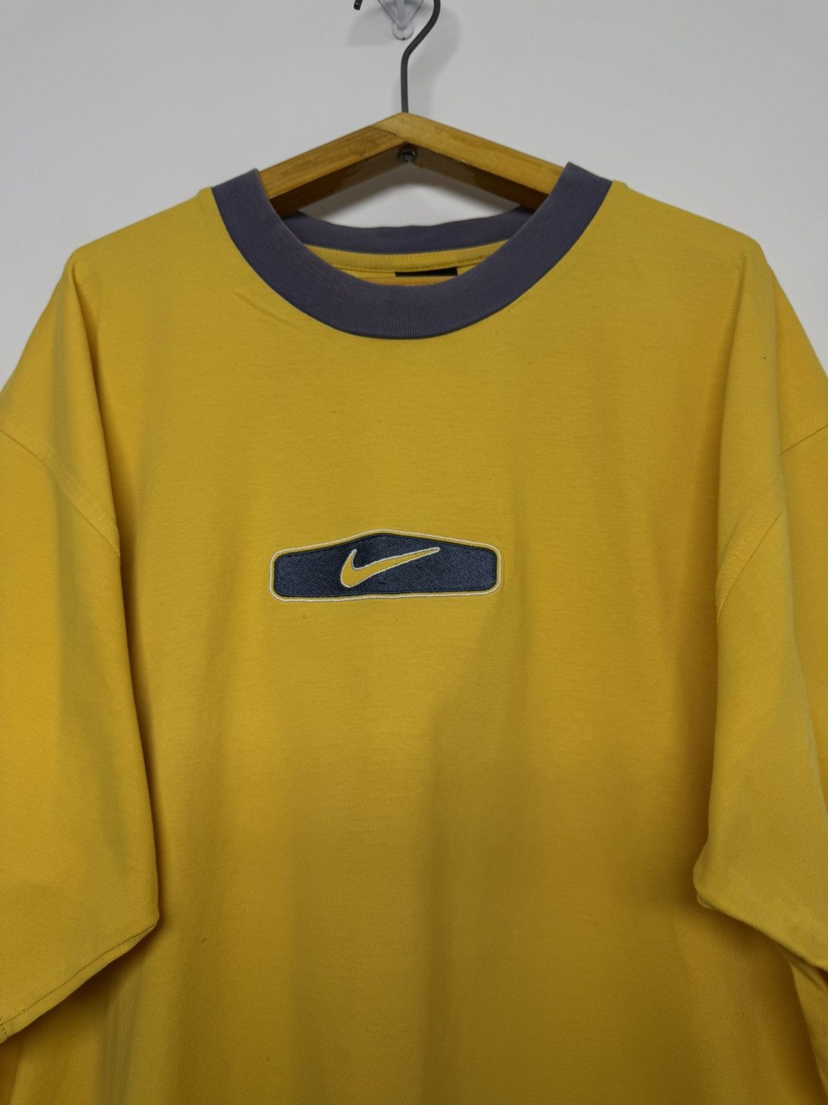 Nike Vintage Y2K Nike T Shirt Center Logo Streetwear Hype Size US L / EU 52-54 / 3 - 3 Thumbnail