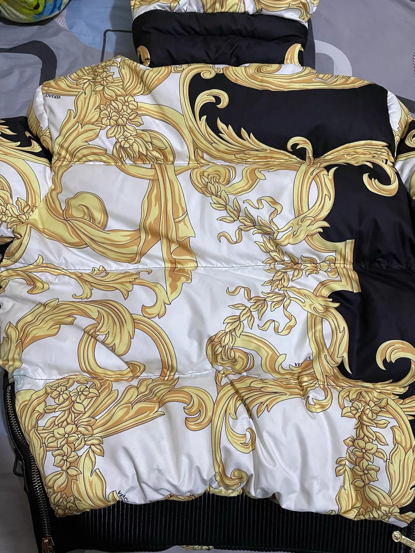 Versace Versace Mainline Baroque Print White Down Puffer Jacket L Size US M / EU 48-50 / 2 - 5 Thumbnail