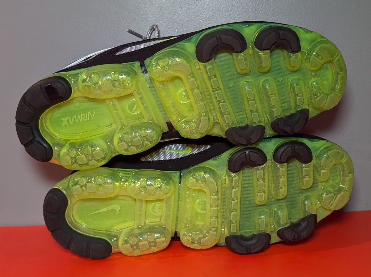Nike Size 10 - Nike Air VaporMax 97 Neon Size US 10 / EU 43 - 6 Thumbnail