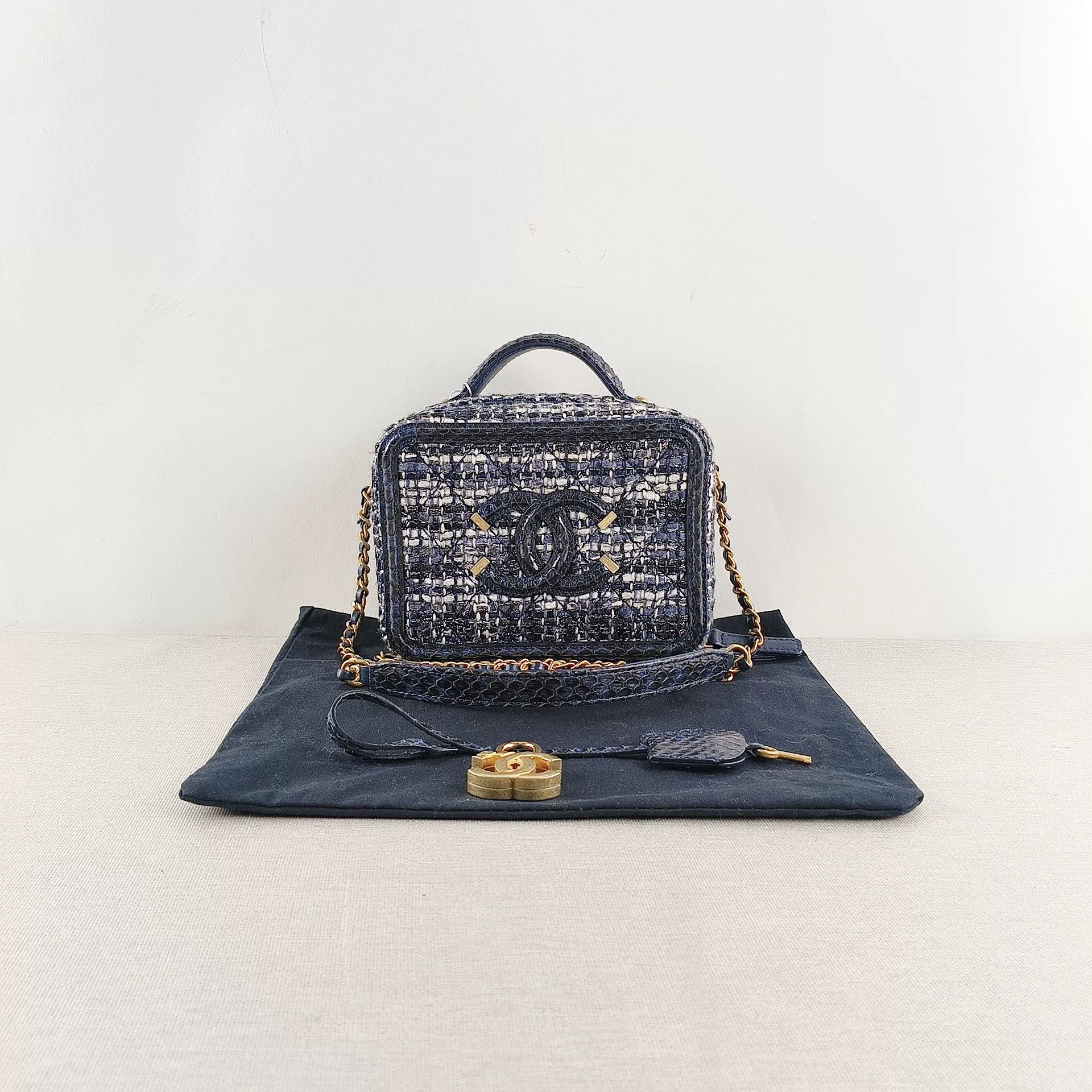 Chanel Pre-loved Bag Very good condition Size ONE SIZE - 1 Thumbnail