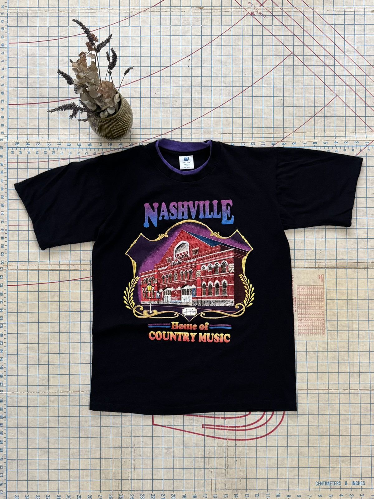 Band Tees × Other × Vintage Vintage Nashville Home Of Country Graphic Tee Mens Size Med Size US M / EU 48-50 / 2 - 3 Thumbnail
