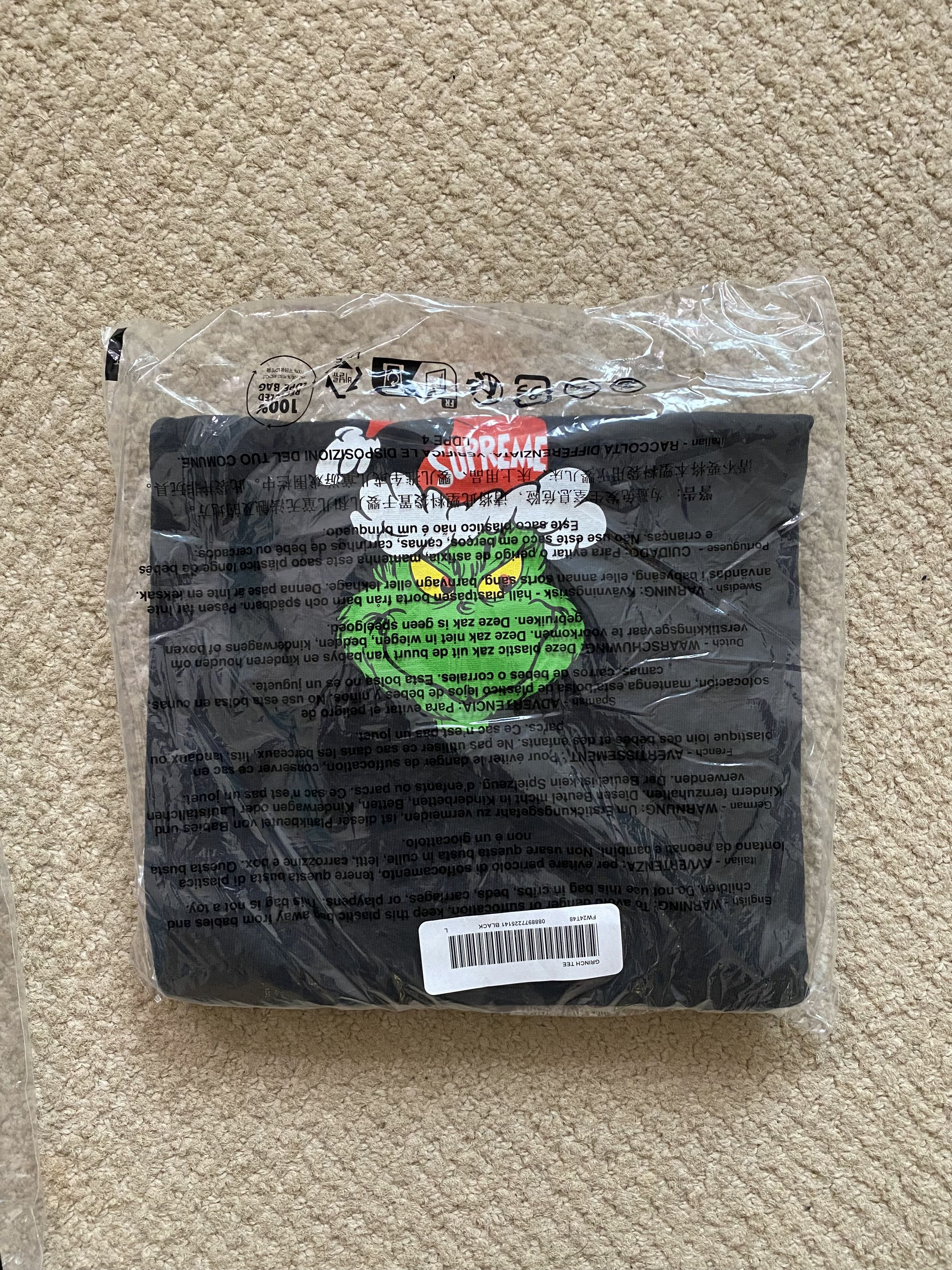 Supreme Supreme grinch Tee Size US L / EU 52-54 / 3 - 1 Thumbnail