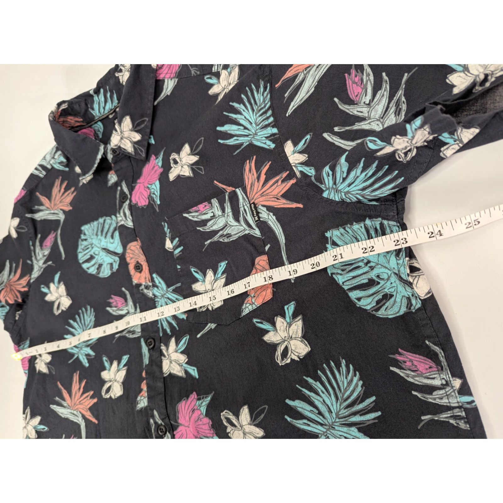 Hurley Hurley Button-Up Shirt Hawaiian Aloha Tropical Floral Men’s Size Large Multicolor Short Sleeve Collared Pocketed Casual Beach 90s Theme Mens Size US L / EU 52-54 / 3 - 5 Thumbnail