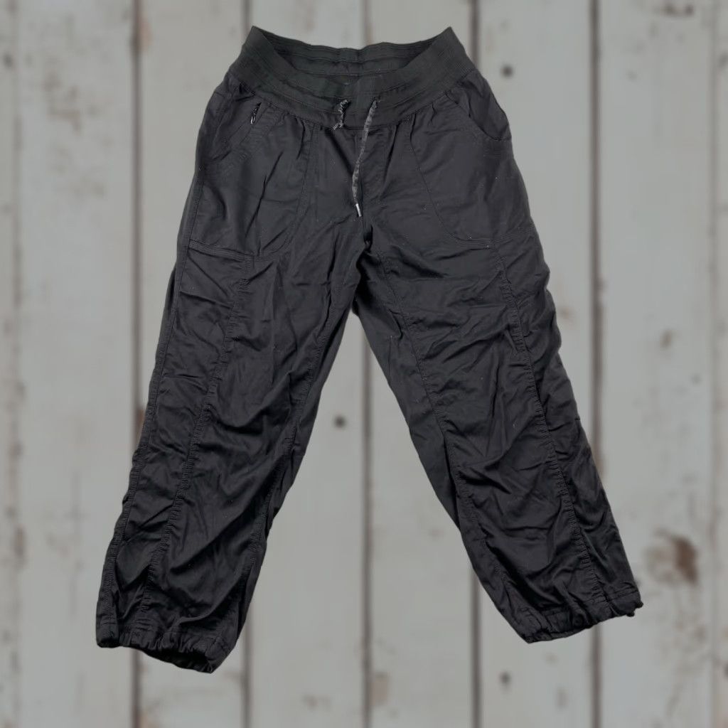 The North Face VINTAGE The North Face Outdoor Women’s S Athletic Capri Pants Black Packable Quick Dry Size 28" / US 6 / IT 42 - 1 Thumbnail