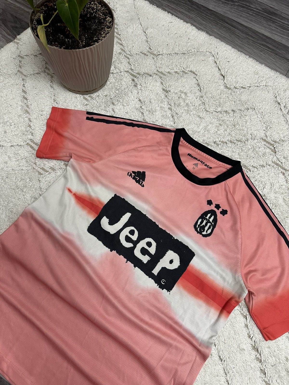Adidas Adidas Juventus Human Race jersey pink size M hype blockcore Size US S / EU 44-46 / 1 - 2 Thumbnail