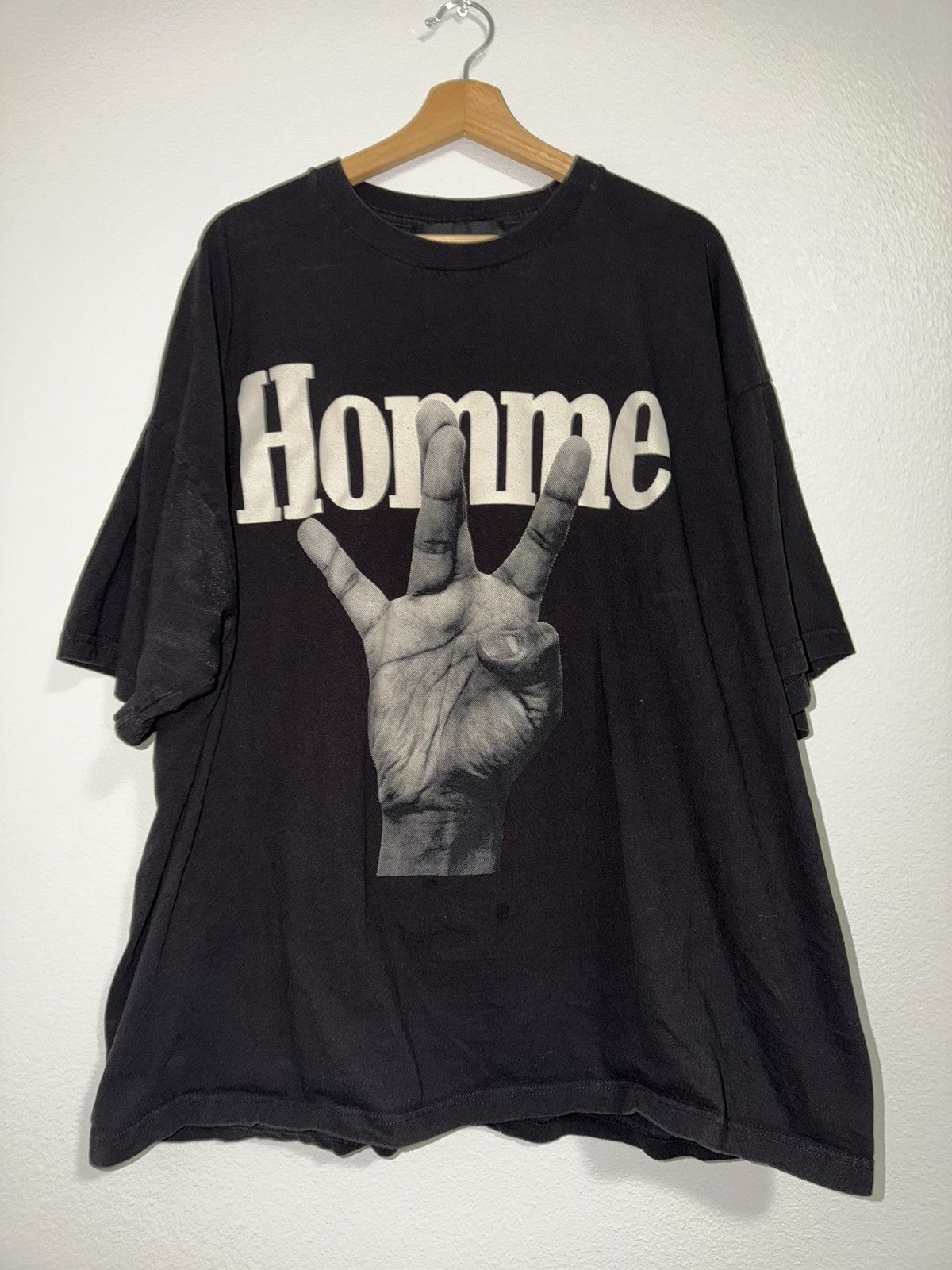 Homme + Femme La Homme femme twisted fingers tee Size US XXL / EU 58 / 5 - 1 Thumbnail