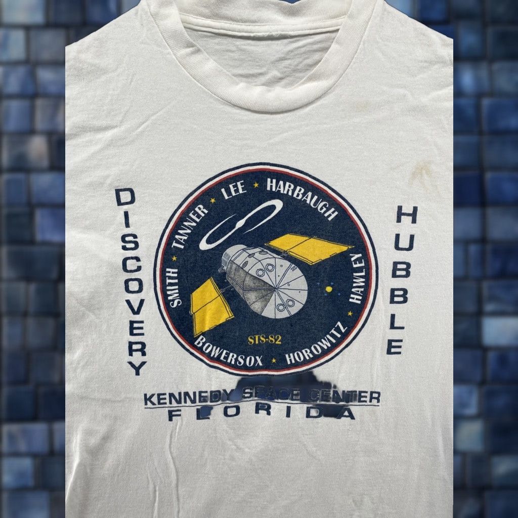 Hanes VINTAGE NASA Hubble Space Telescope Kennedy Center Single Stitch Shirt Mens L READ Size US L / EU 52-54 / 3 - 1 Thumbnail