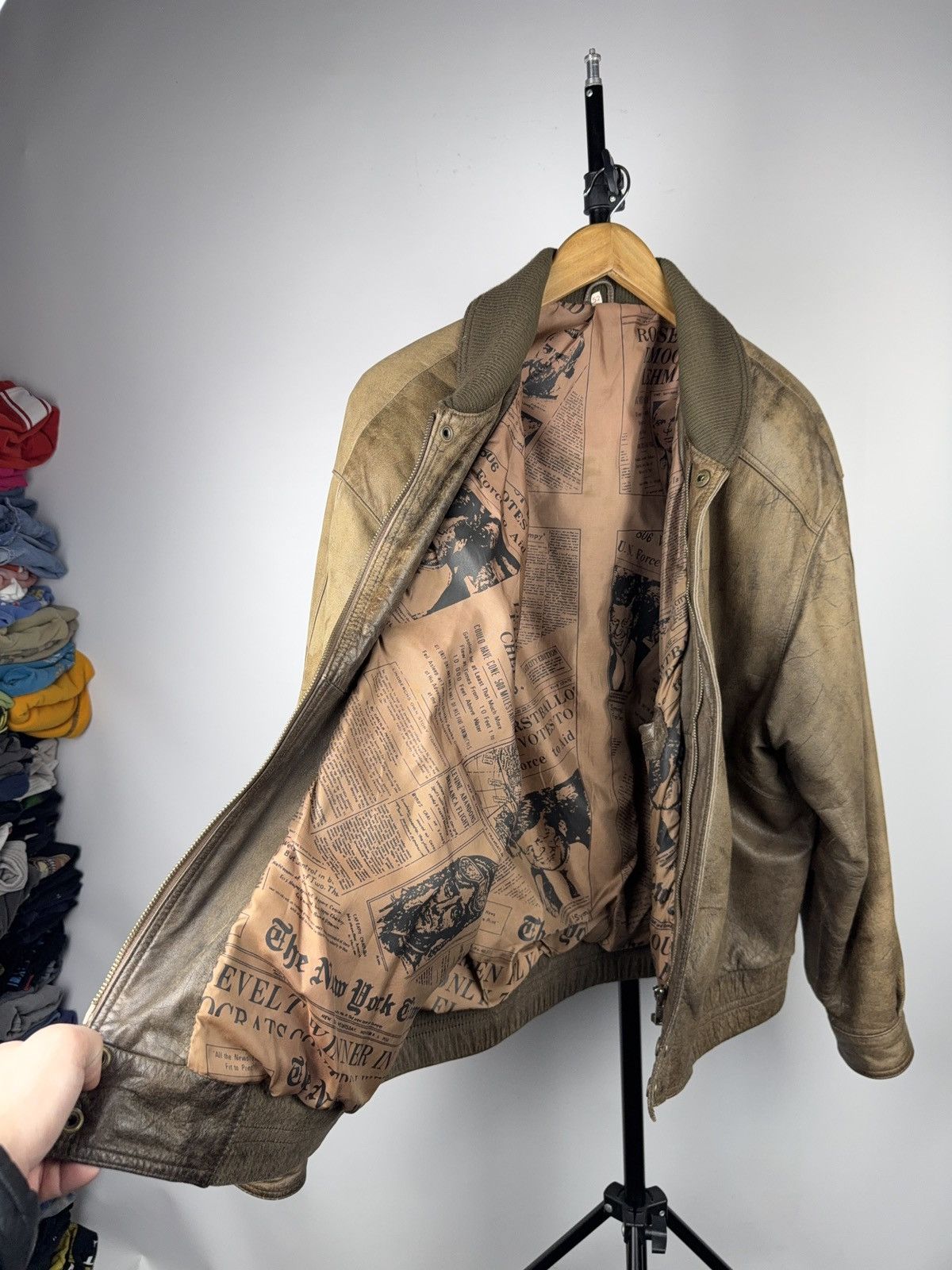 Genuine Leather Vintage Leather Bomber Aviator Flight Jacket Avirex Style Size US L / EU 52-54 / 3 - 13 Thumbnail