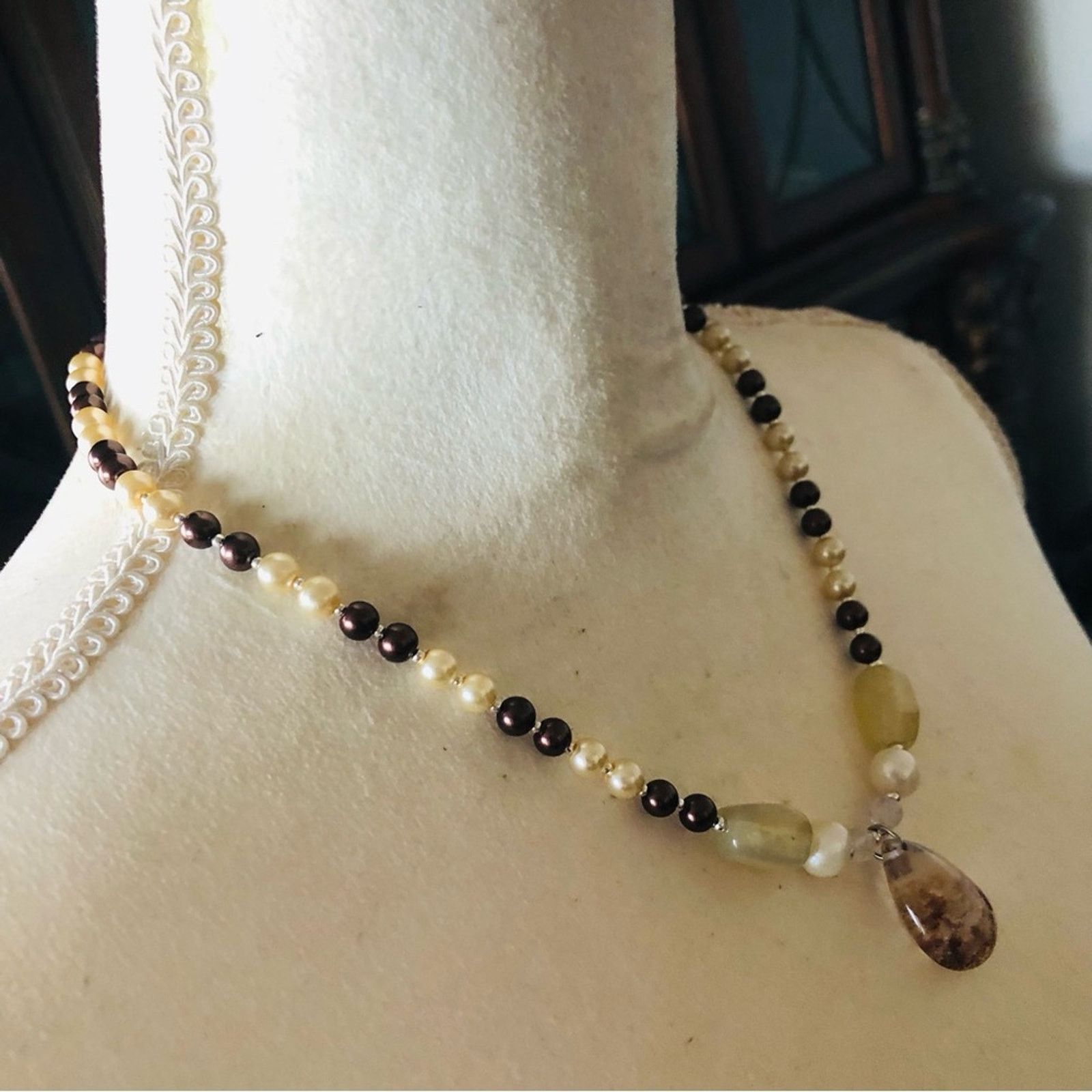 Handmade Handcrafted repurpose genuine ghost quartz Pearl necklace Size ONE SIZE - 4 Thumbnail