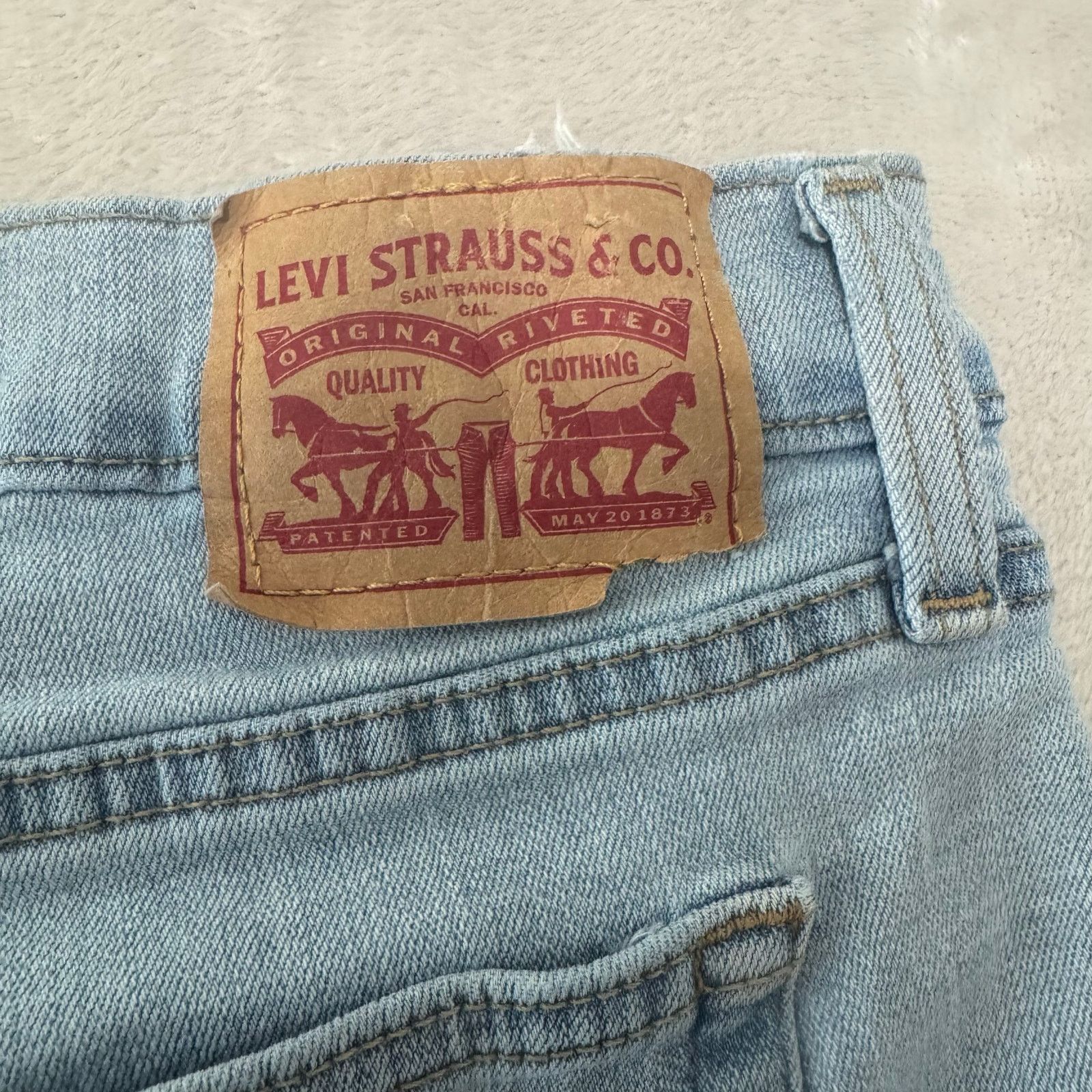 Levi's Levi's Women's Boyfriend Denim Jeans 32 Waist Inseam 26 Size 32" / US 10 / IT 46 - 4 Thumbnail