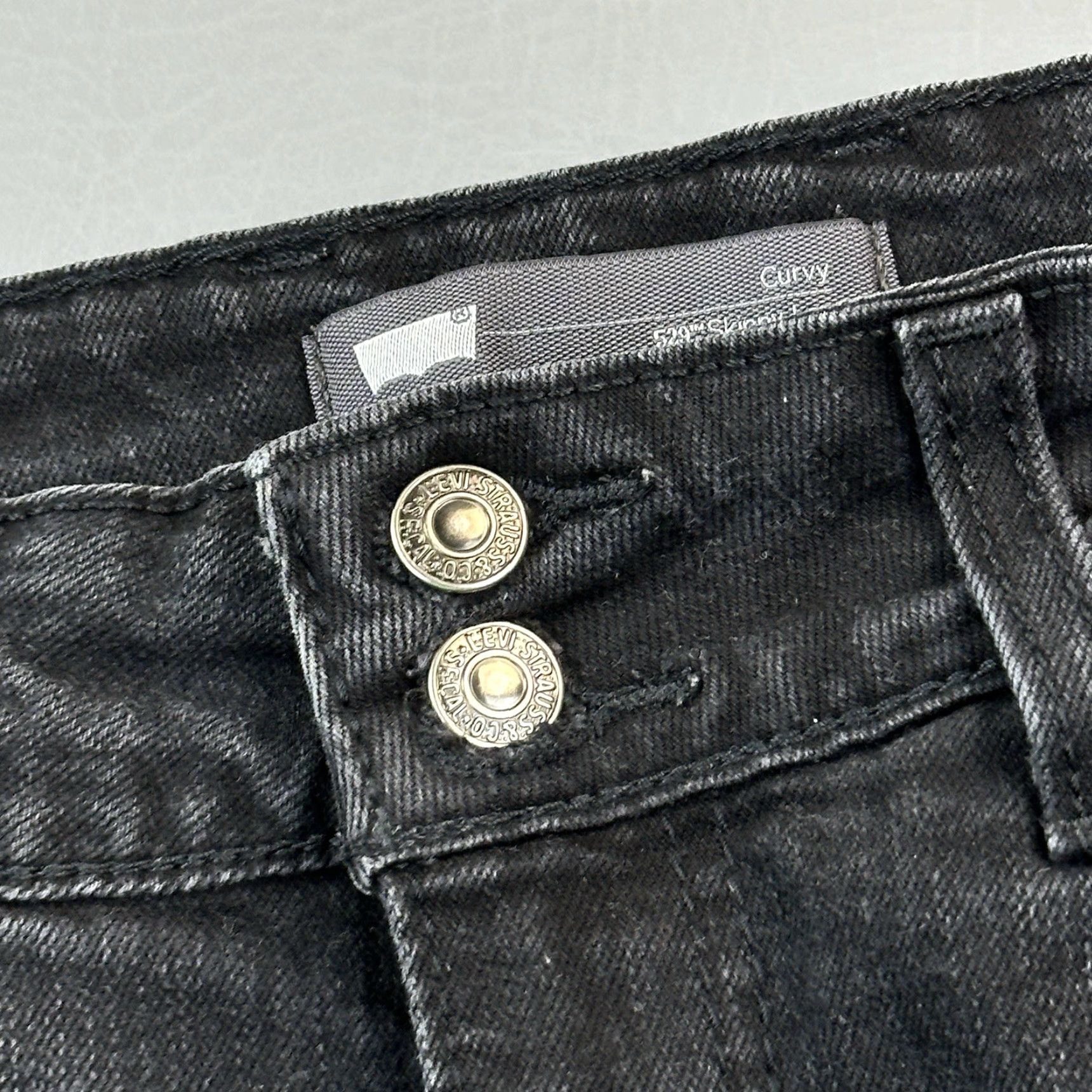 Levi's VINTAGE Levi's Shorts Women 30 Black 529 Curvy Skinny Leg Cut-Off Distressed Stretch Denim 6 Inseam Jeans Casual Womens Retro 90s Size 30" / US 8 / IT 44 - 4 Thumbnail