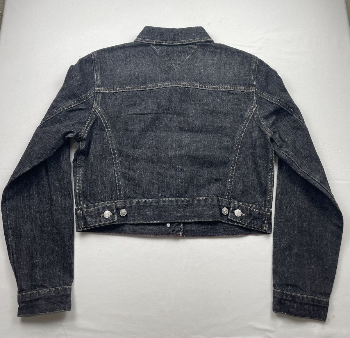 Tommy Hilfiger Tommy Hilfiger Cropped Denim Jacket Featuring Branded Button Size M / US 6-8 / IT 42-44 - 2 Thumbnail