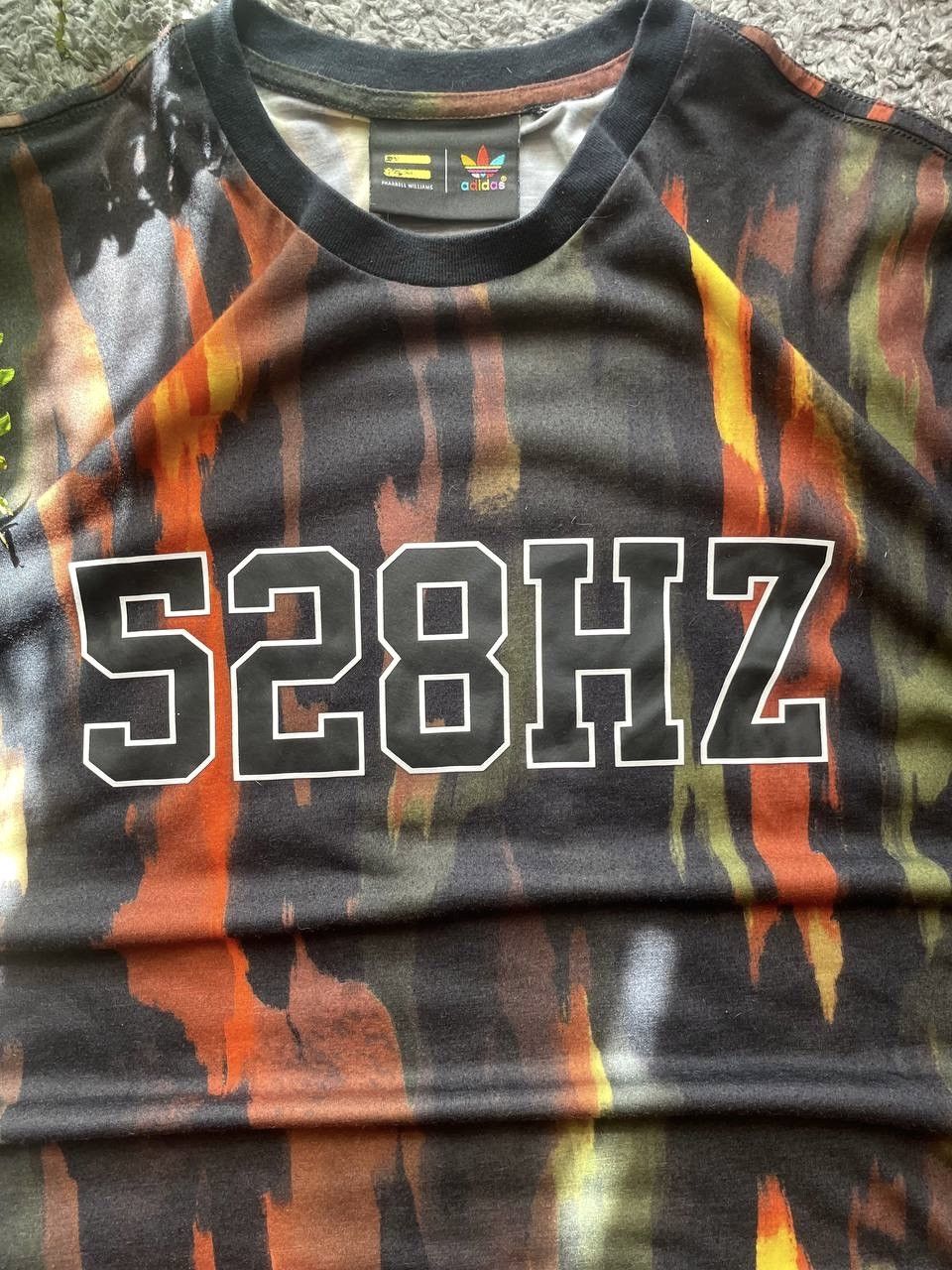 Adidas × Pharrell Adidas T-Shirt Streetwear Pharrell Williams Big Logo Rare Size US L / EU 52-54 / 3 - 19 Thumbnail