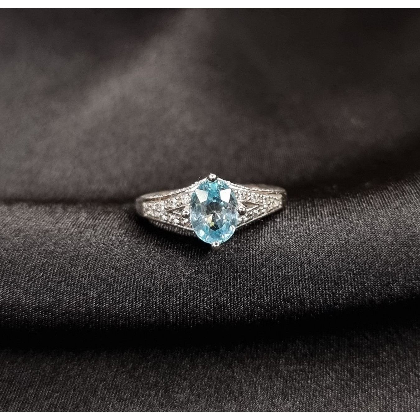 Vintage 925 Sterling Silver Sky Blue Topaz Ring With Accent Stones T Size ONE SIZE - 3 Thumbnail
