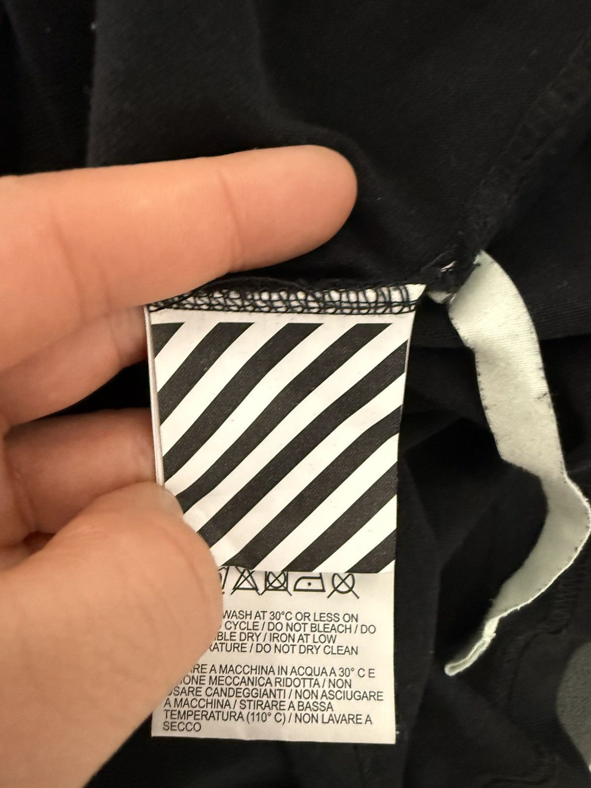 Off-White Off-White black t-shirt large floral graphic Size US M / EU 48-50 / 2 - 5 Thumbnail