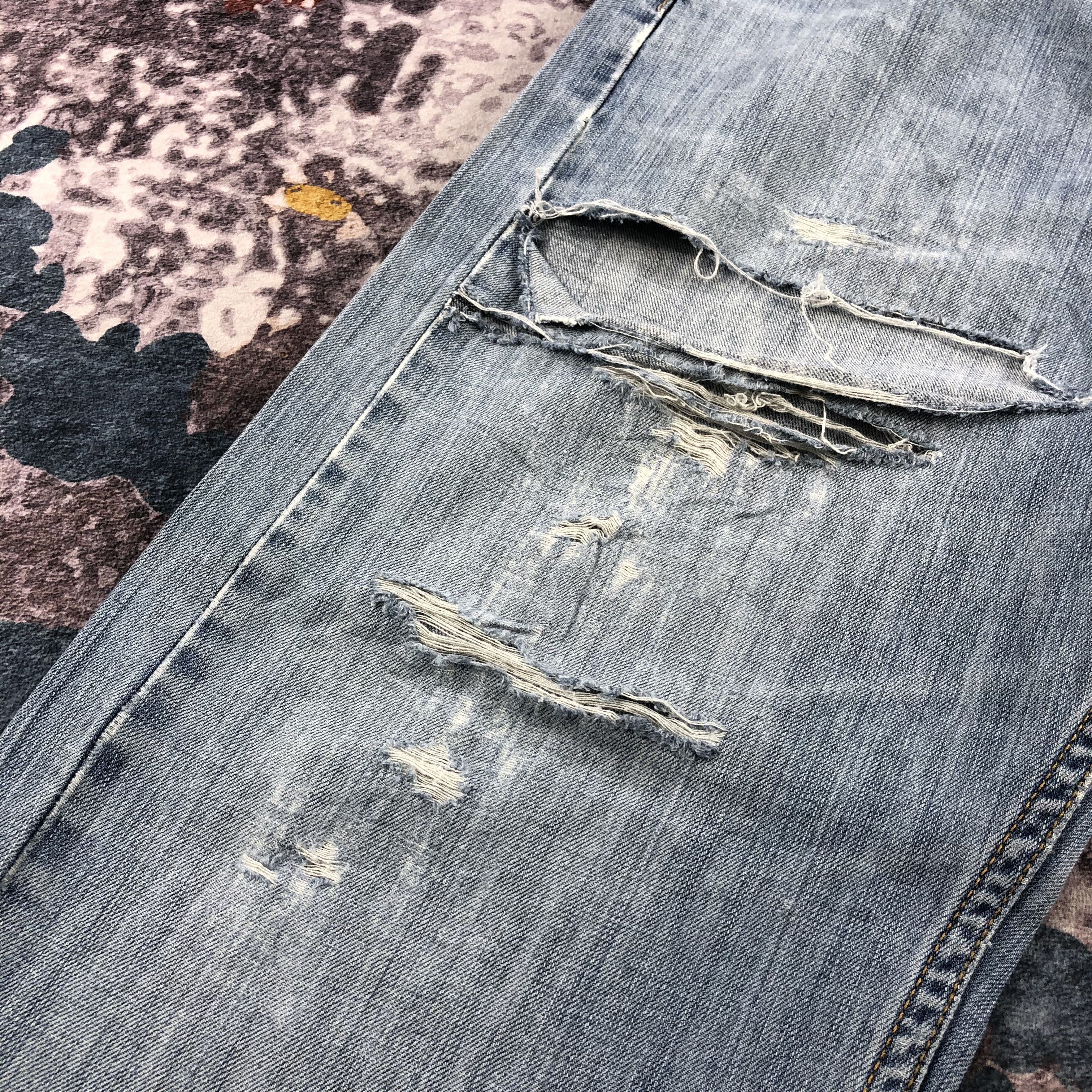 Levi's × Vintage Vintage Light Wash Levis 505 Jeans-JM2632 Size US 36 / EU 52 - 11 Thumbnail