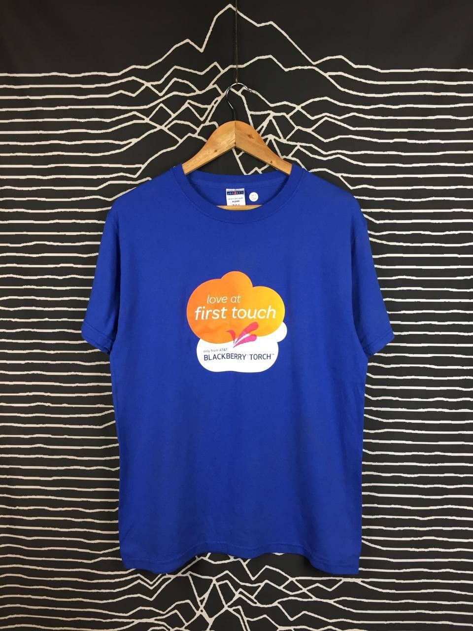 Vintage Vtg AT&T Blackberry Torch Love at First Touch Promo Tee Size US M / EU 48-50 / 2 - 2 Thumbnail