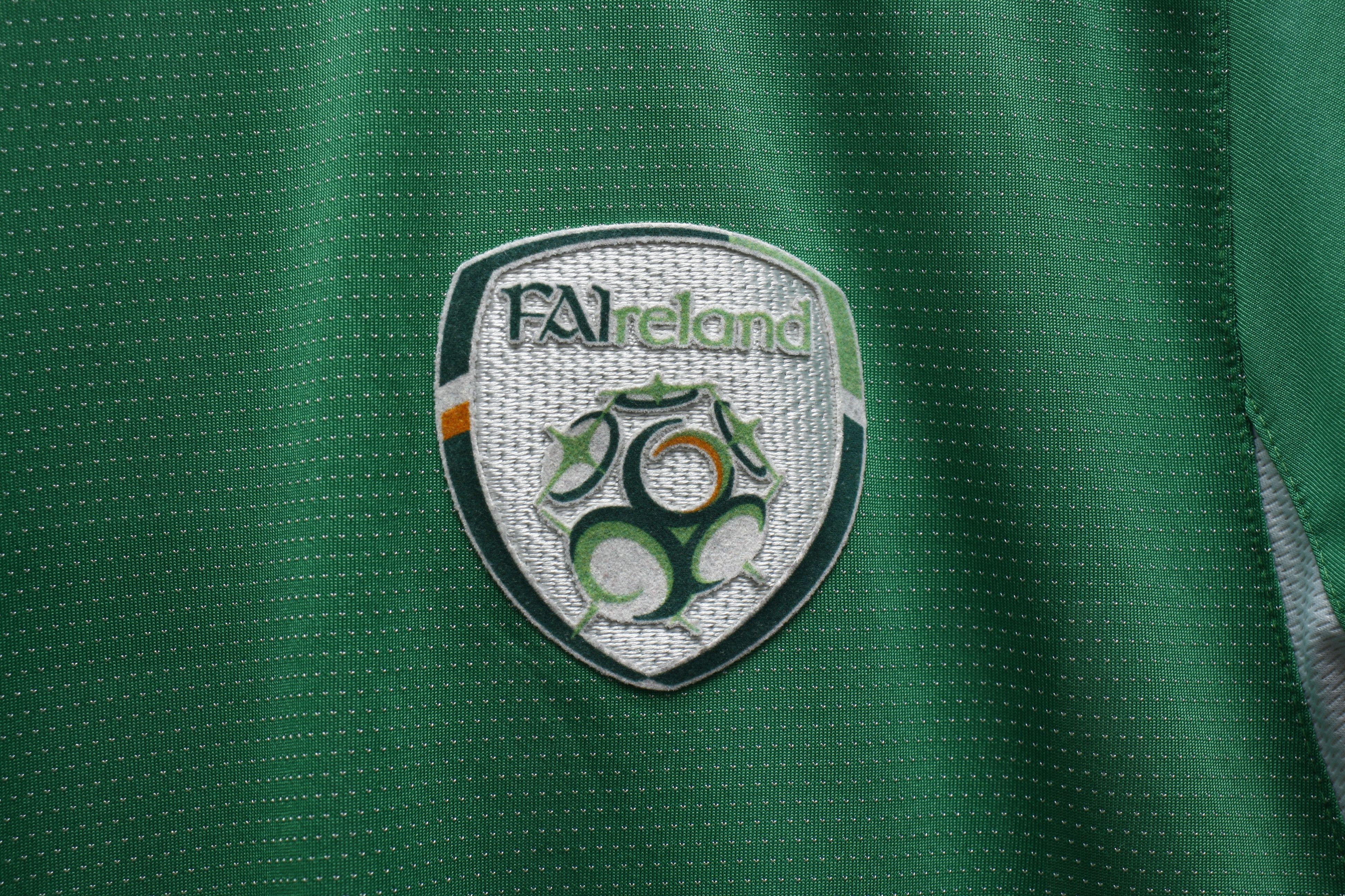 Umbro FA Ireland Umbro Eircom Jersey Original Football Shirt 04/06 Size US M / EU 48-50 / 2 - 5 Thumbnail