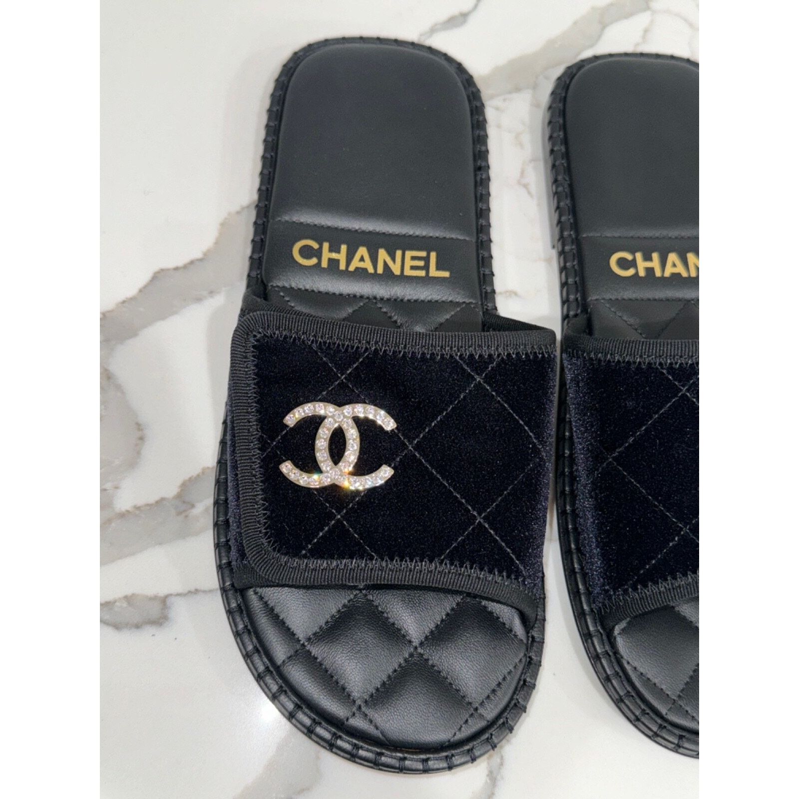 Chanel Chanel 23M Black Velvet Crystal CC Logo Hotel Mule Slide Size US 10 / IT 40 - 4 Thumbnail