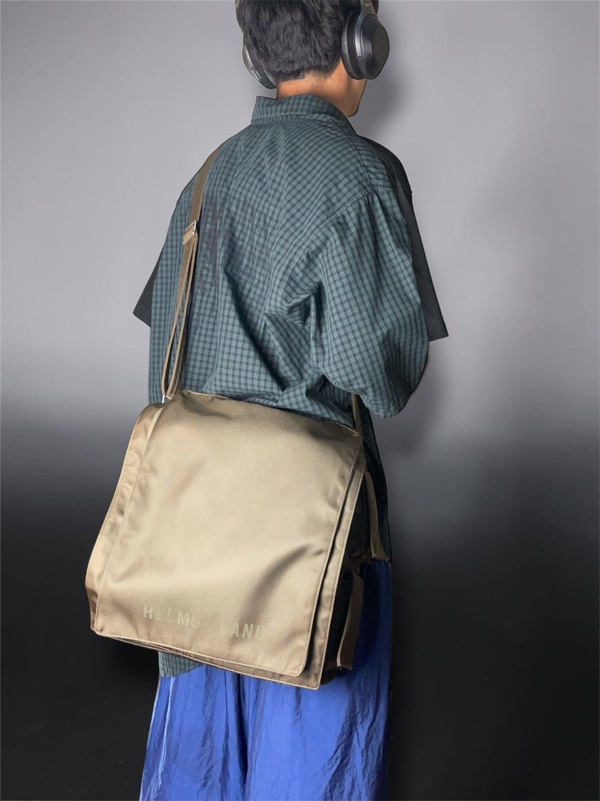 Helmut Lang 1999 Helmut Lang nylon cargo pockets crossbody messenger bag Size ONE SIZE - 2 Thumbnail