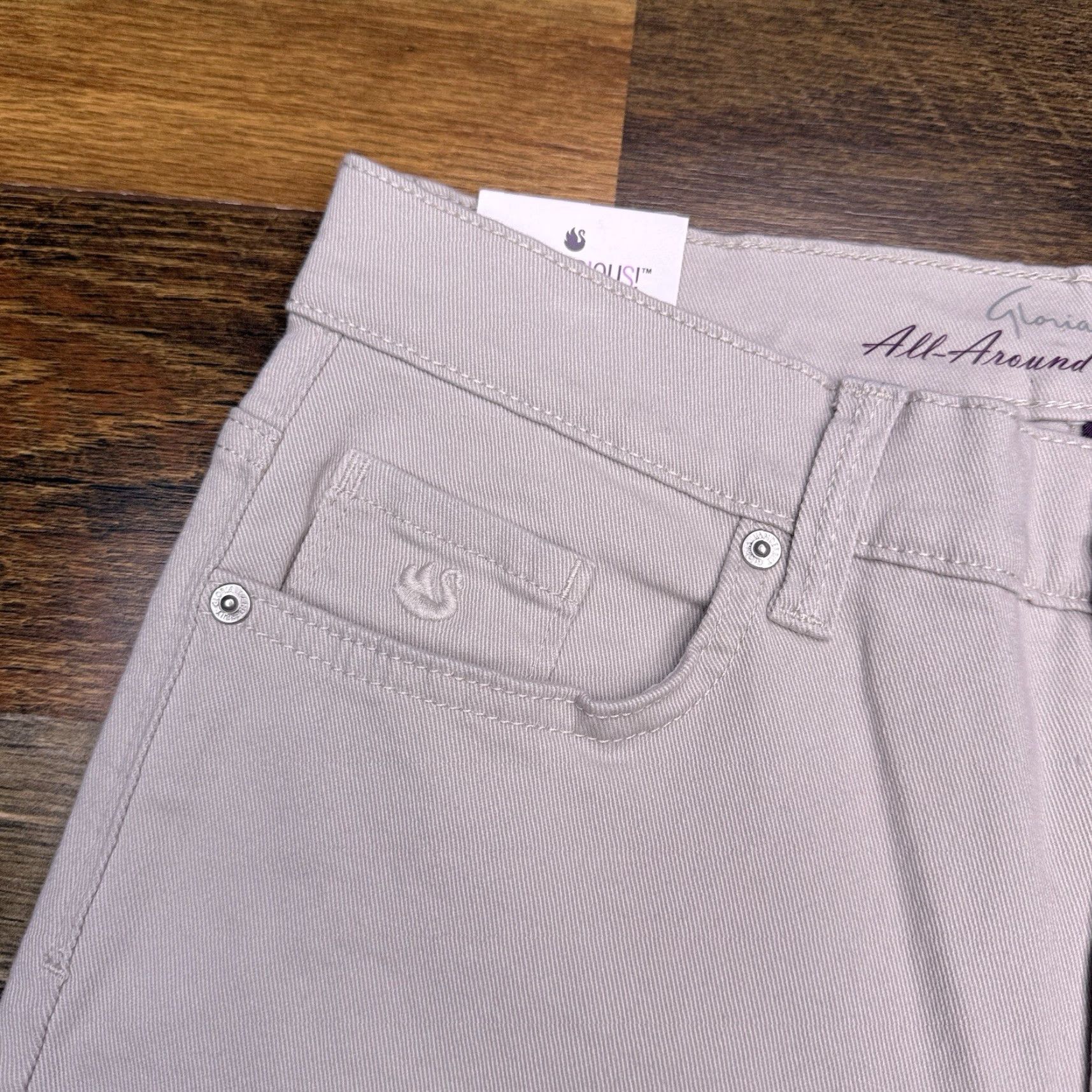 Gloria Vanderbilt VINTAGE not | Gloria Vanderbilt Amanda Capri Jeans 10P Petite Stonewood Stretch High Rise 5-Pocket Denim Jeans Women Small Beige NWT Size 32" / US 10 / IT 46 - 7 Thumbnail