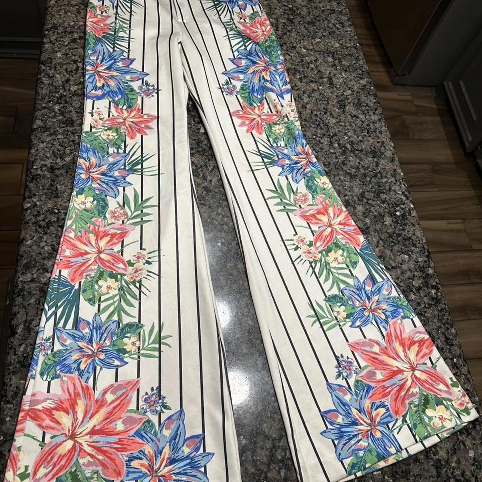 Akila floral high-waisted wide-leg pants #floralpants Size 28" / US 6 / IT 42 - 1 Thumbnail