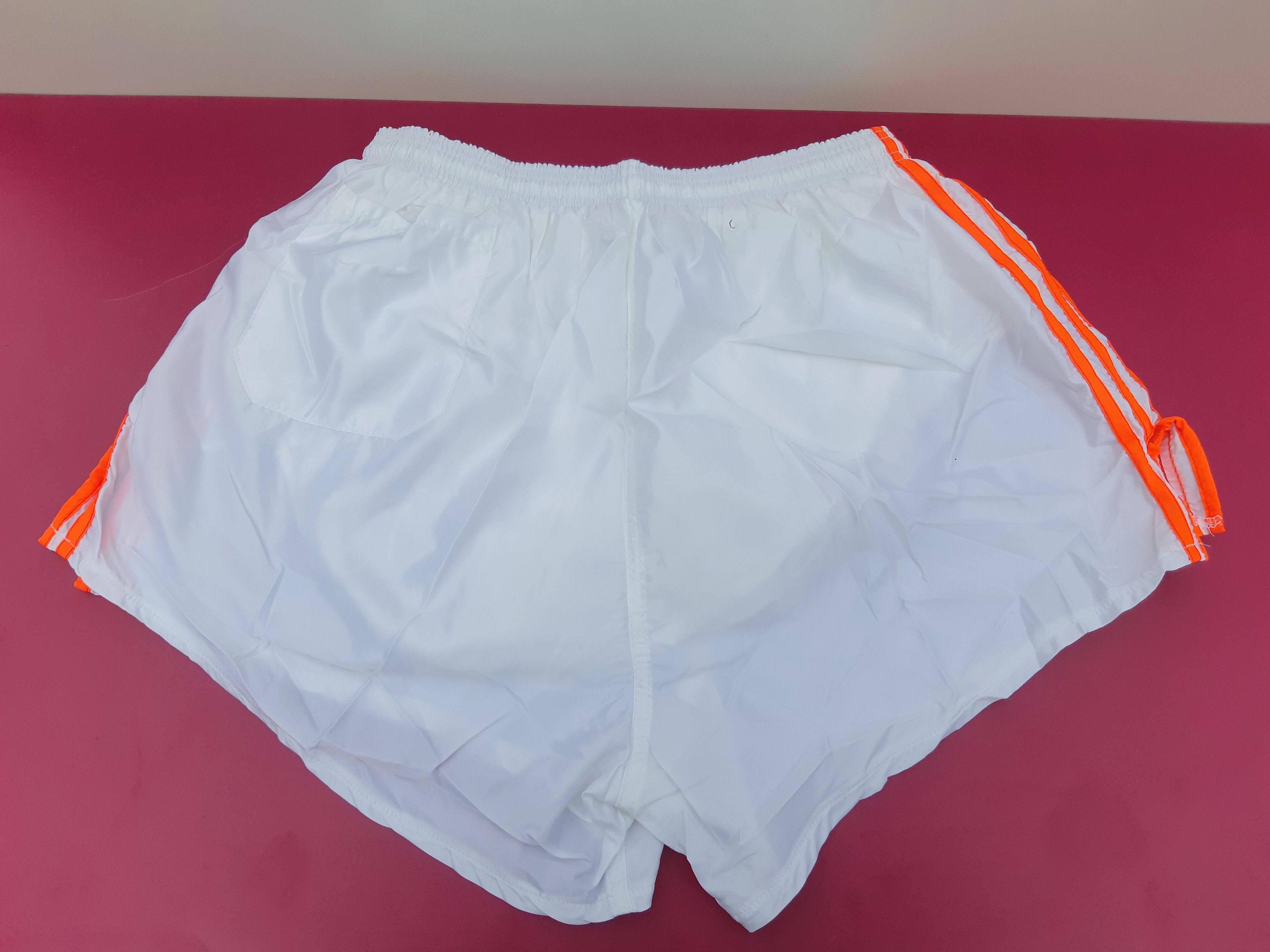 Adidas ADIDAS Football Shorts made in England size.8(L) NWT Size US 36 / EU 52 - 2 Thumbnail