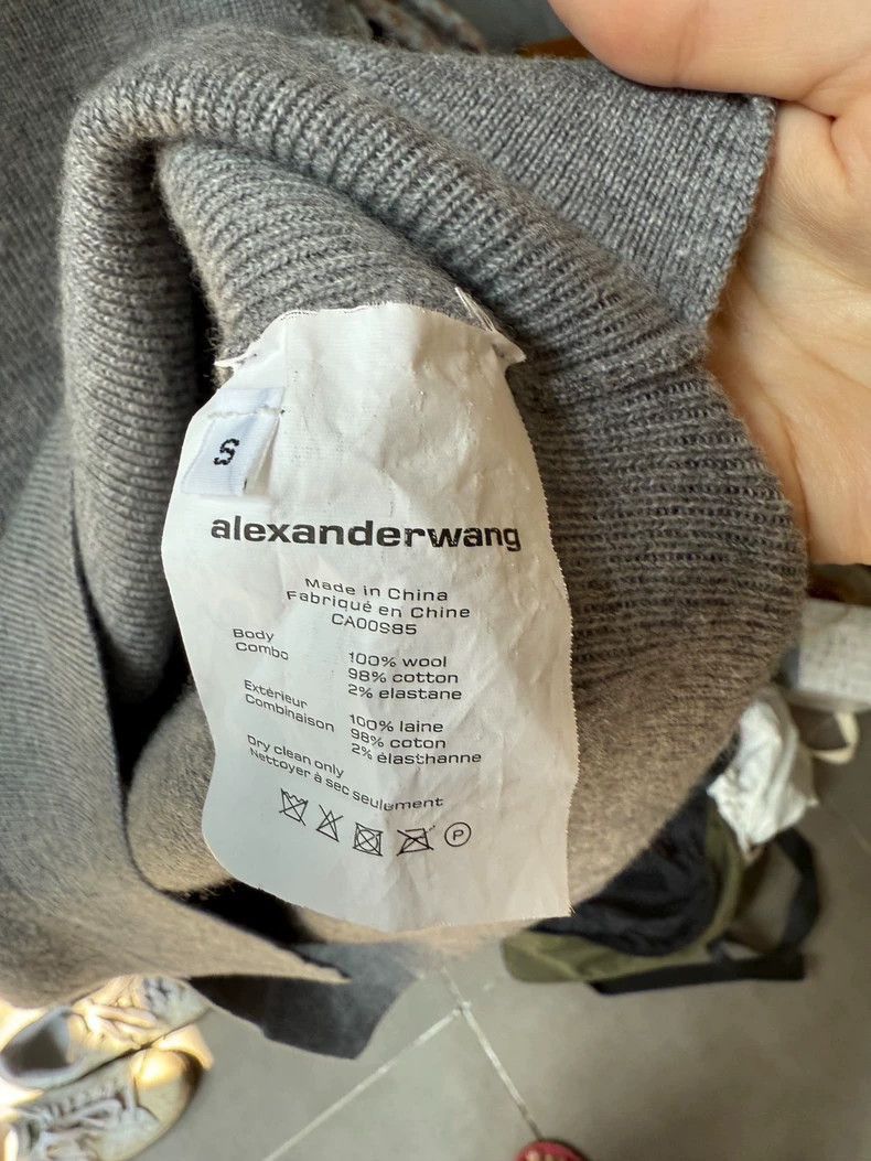 Alexander Wang Alexander Wang Gray V-neck Sweater- Size S / US 4 / IT 40 - 6 Thumbnail