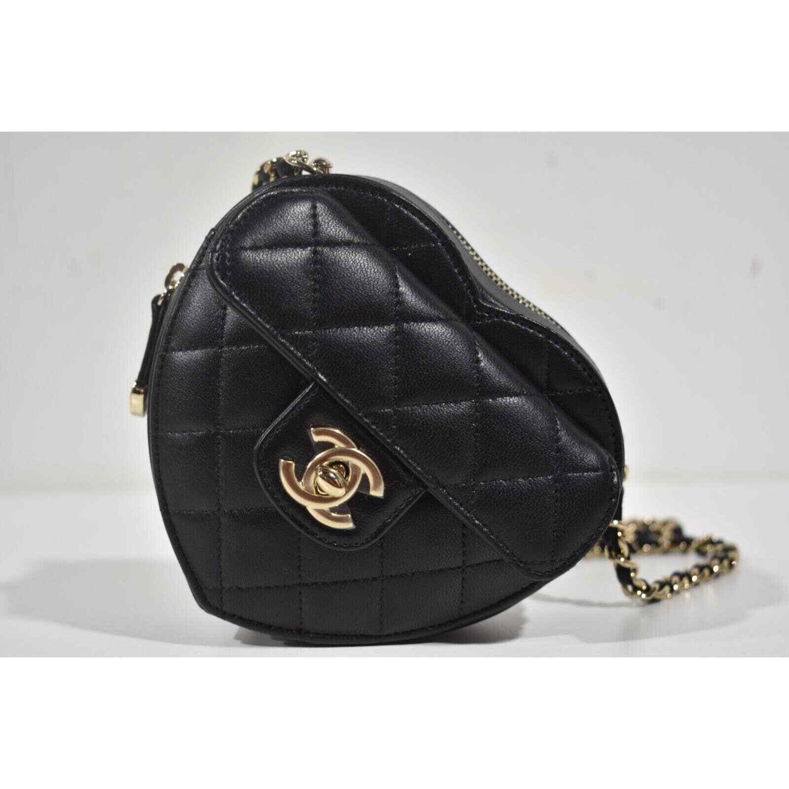 Chanel Chanel Runway Heart Quilted Chain Shoulder Crossbody Bag Size ONE SIZE - 2 Thumbnail