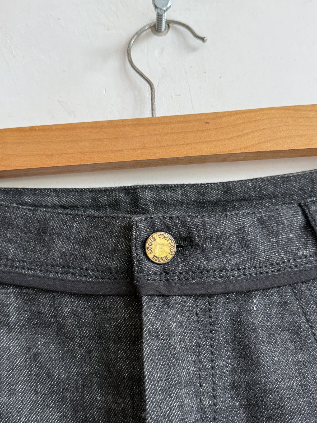 Louis Vuitton Luis Vuitton Grey Denim Skirt size 40 Size 27" / US 4 / IT 40 - 8 Thumbnail