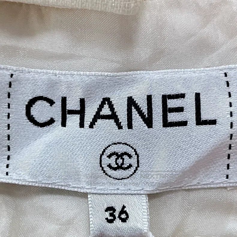 Chanel Chanel 19C beige pleated skirt Size 24" / US 00 / IT 34 - 3 Thumbnail