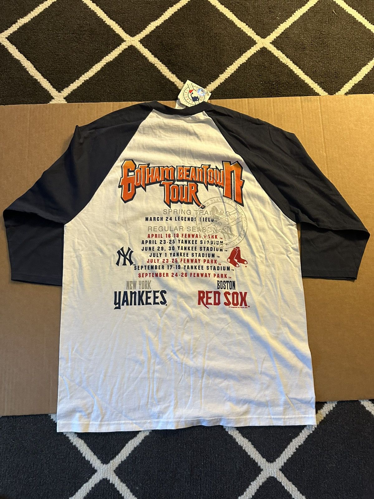 MLB × New York Yankees Gotham Beantown Tour 2004 3/4 sleeve shirt NWT Size US L / EU 52-54 / 3 - 4 Thumbnail